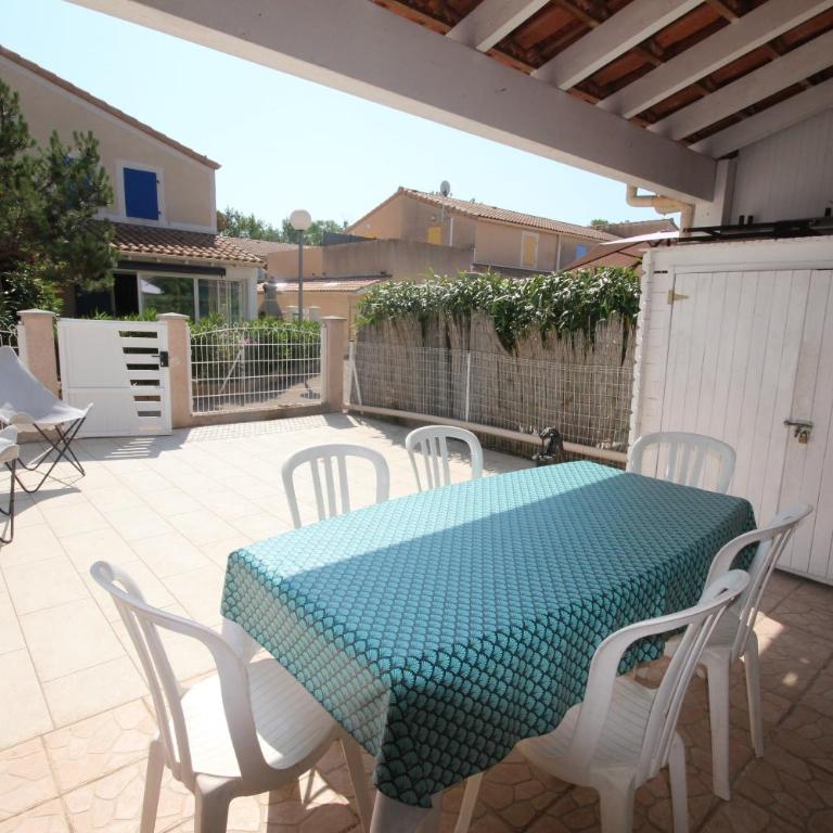 Agréable Maison de vacances climatisee, 2 chambres pour 5 couchages, Résidence securisee avec piscine commune LE CLOS DE SOCORRO, 800m de la plage Portiragnes plage LRCS95 - Maison 2 Chambres - 3
