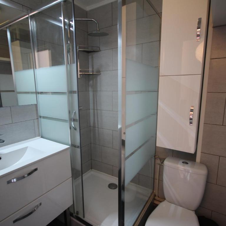 Agréable Maison de vacances climatisee, 2 chambres pour 5 couchages, Résidence securisee avec piscine commune LE CLOS DE SOCORRO, 800m de la plage Portiragnes plage LRCS95 - Maison 2 Chambres - 11