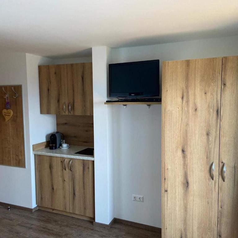 Landhaus Hofer Ossiacher See - Double Room with Lake View - 7