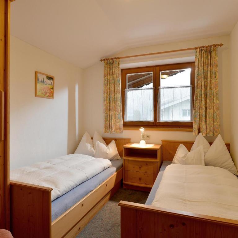 Landhaus Kröll - Barbara Kröll - Apartment mit 3 Schlafzimmern und Bad - 6