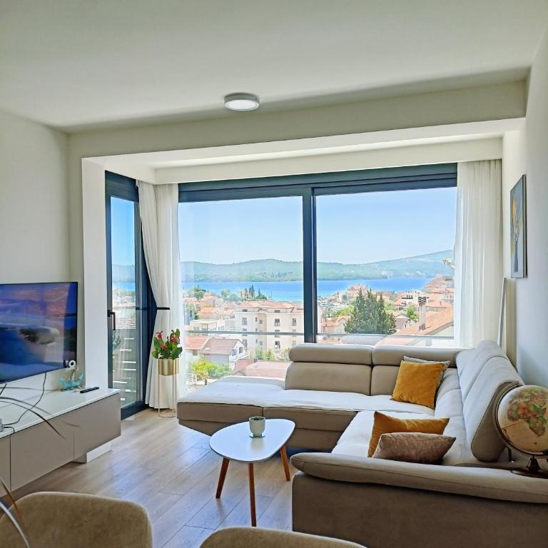 Apartment with a sea view. - Apartman sa 1 Spavaćom Sobom - 1