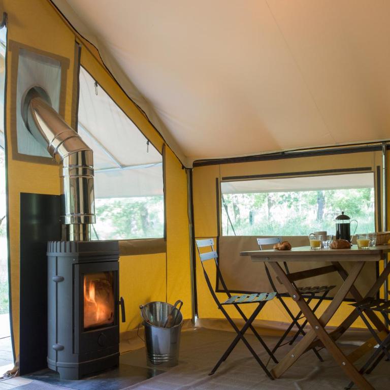 Huttopia Bourg St Maurice - Tente de Trappeur (5 Personnes) - 9