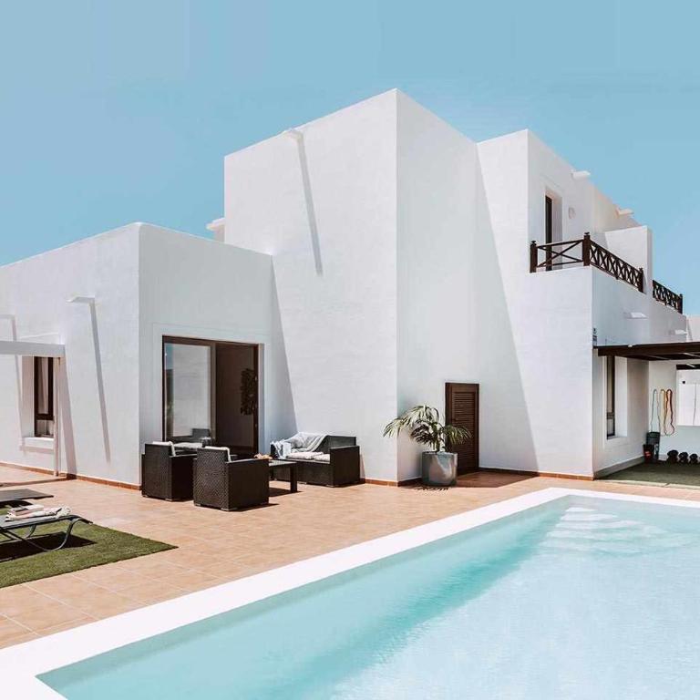 Villa Lyra, Piscina Climatizada - Three-Bedroom Villa - 1
