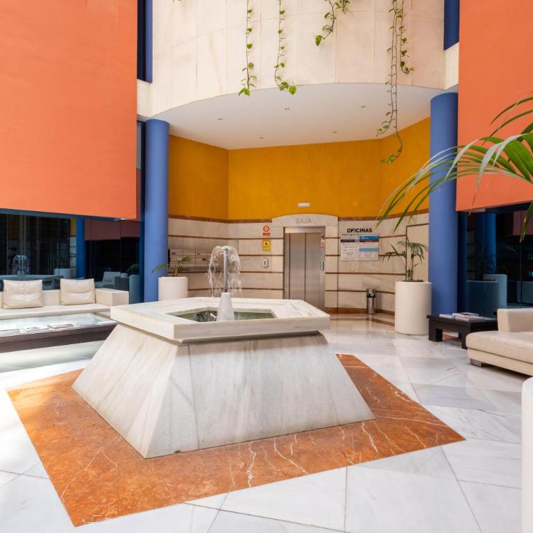 MARBELLA HOME RENTALS - Edificio Tembo, Puerto Banus, 2BR, parking & pool - Apartamento - 19