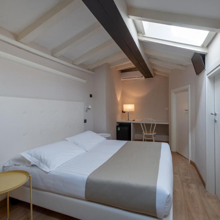 Residenza Accademia, MantegnaHotels - Camera Matrimoniale/Doppia con Letti Singoli - 1