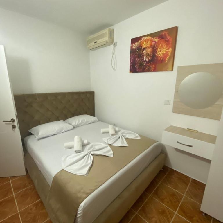 Apartments Hidri - Deluks Dvokrevetna Soba sa Bračnim Krevetom i Balkonom - 16
