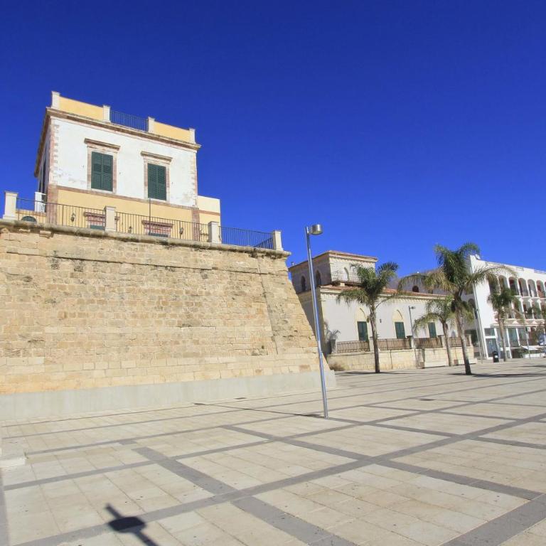 Fly Home Sicily - Appartamento con 2 Camere da Letto e Vista Mare - 1