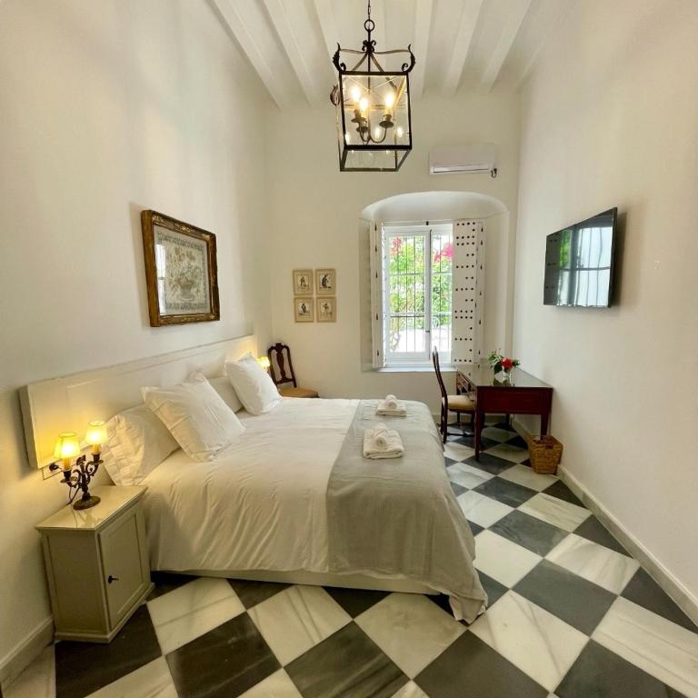 GATU PREMIUM Apartamento Palacio Oneto con Jardín Privado " Preferente mayores de 25 años y familias " - Apartamento Superior - 10