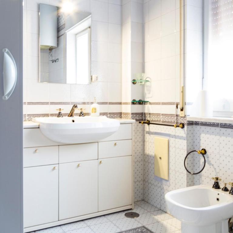 Sorrento Living - Two-Bedroom Apartment - 7