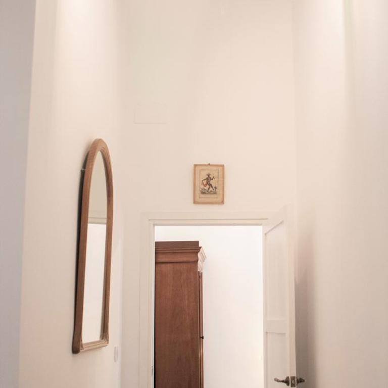 GATU PREMIUM Apartamento Palacio Oneto con Jardín Privado " Preferente mayores de 25 años y familias " - Apartamento Superior - 32