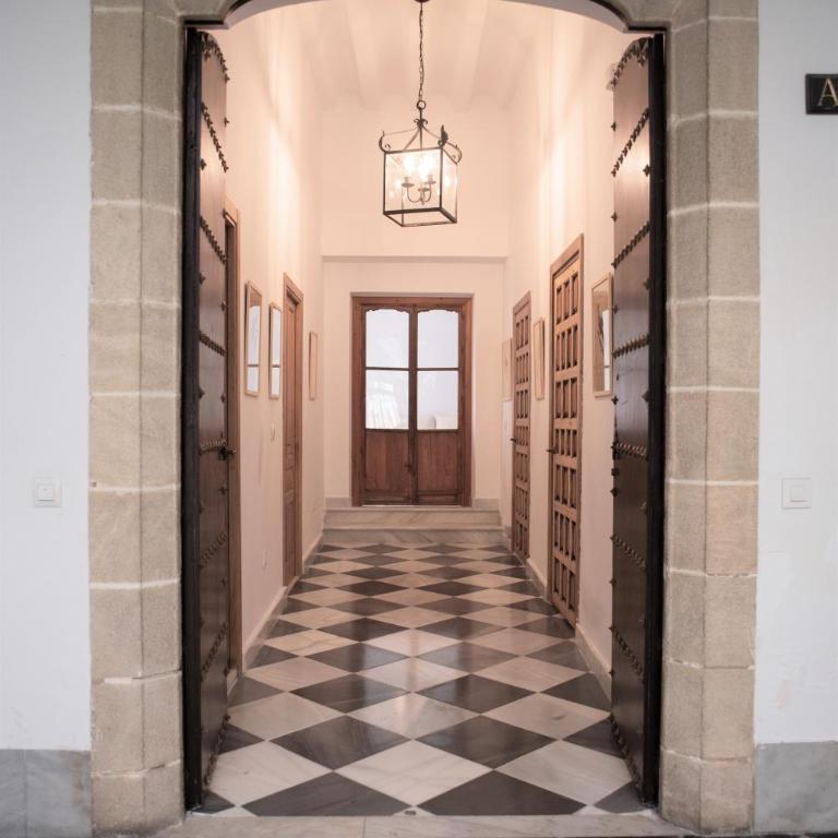 GATU PREMIUM Apartamento Palacio Oneto con Jardín Privado " Preferente mayores de 25 años y familias " - Apartamento Superior - 31