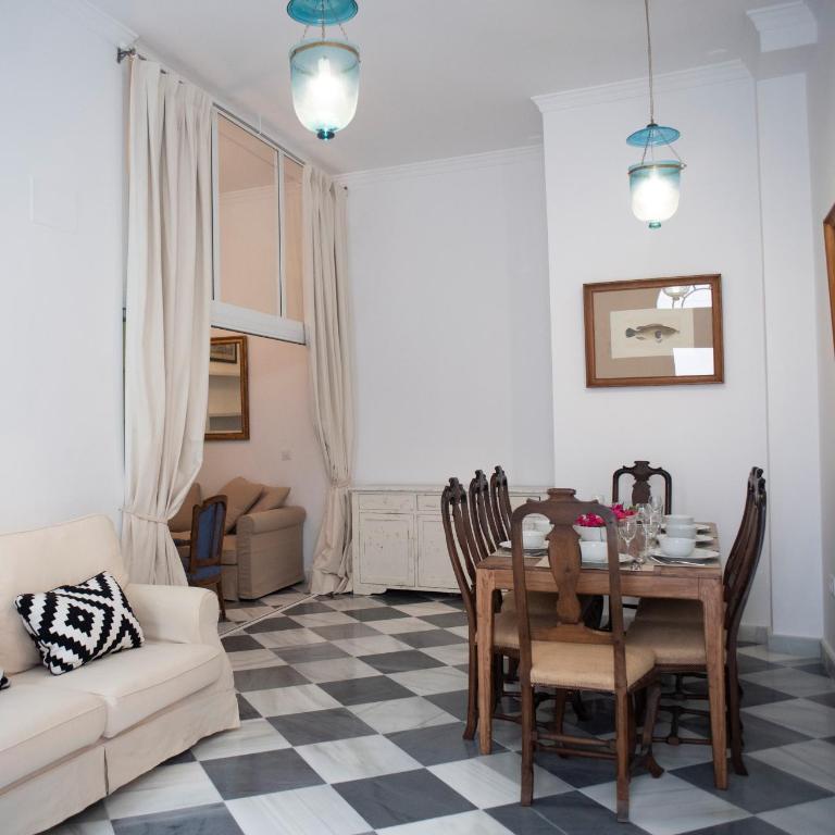 GATU PREMIUM Apartamento Palacio Oneto con Jardín Privado " Preferente mayores de 25 años y familias " - Apartamento Superior - 23