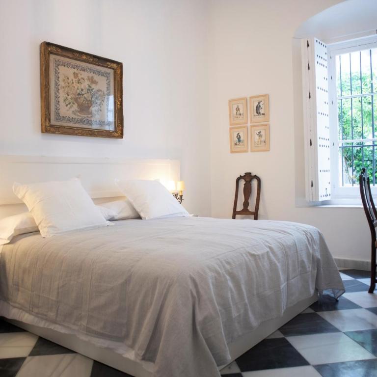 GATU PREMIUM Apartamento Palacio Oneto con Jardín Privado " Preferente mayores de 25 años y familias " - Apartamento Superior - 11