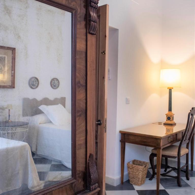 GATU PREMIUM Apartamento Palacio Oneto con Jardín Privado " Preferente mayores de 25 años y familias " - Apartamento Superior - 20