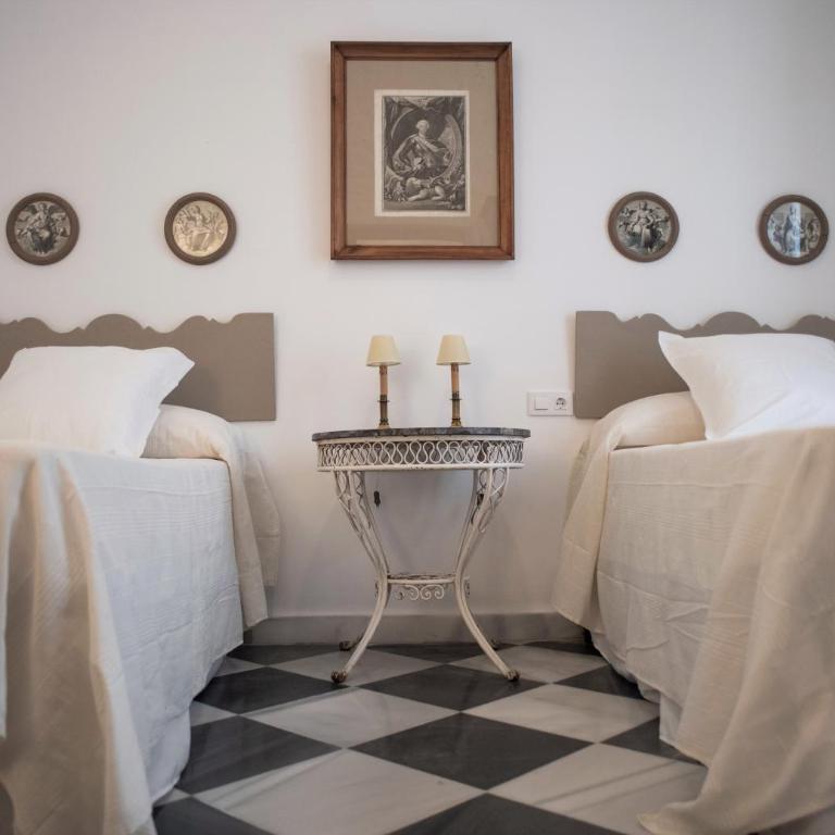 GATU PREMIUM Apartamento Palacio Oneto con Jardín Privado " Preferente mayores de 25 años y familias " - Apartamento Superior - 16