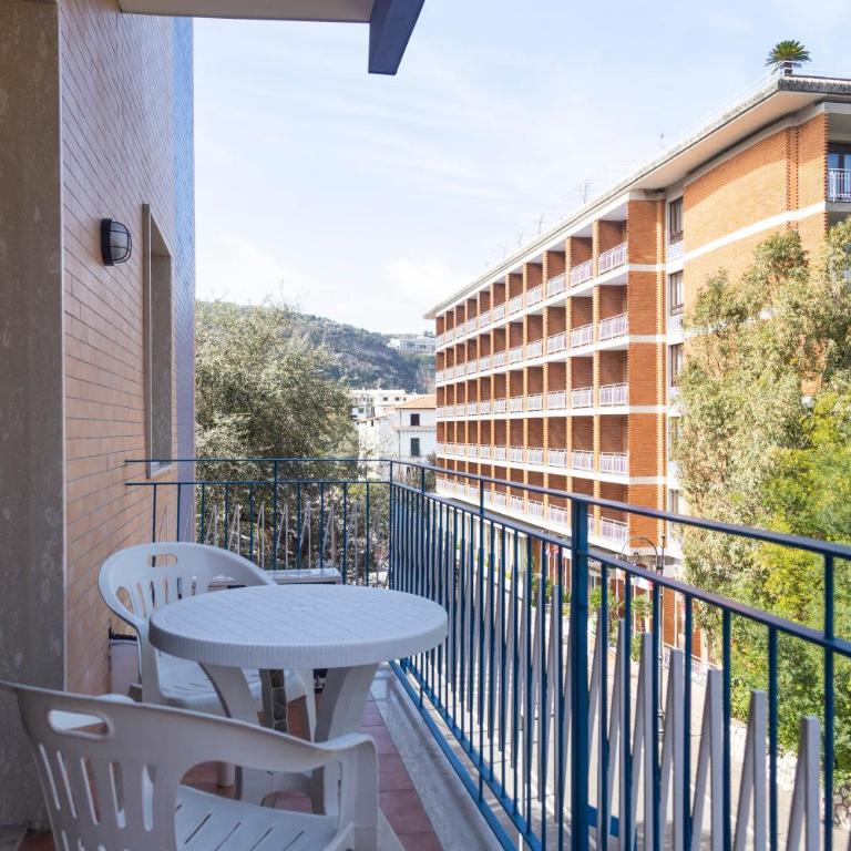 Sorrento Living - Two-Bedroom Apartment - 4