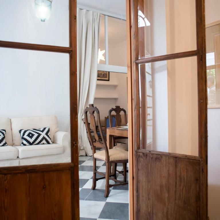 GATU PREMIUM Apartamento Palacio Oneto con Jardín Privado " Preferente mayores de 25 años y familias " - Apartamento Superior - 25