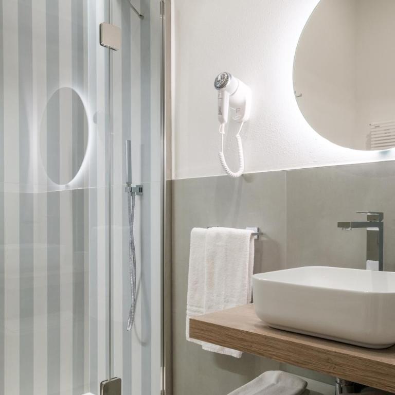 Blue Suite by Studio Vita - Two-Bedroom Apartment - 35