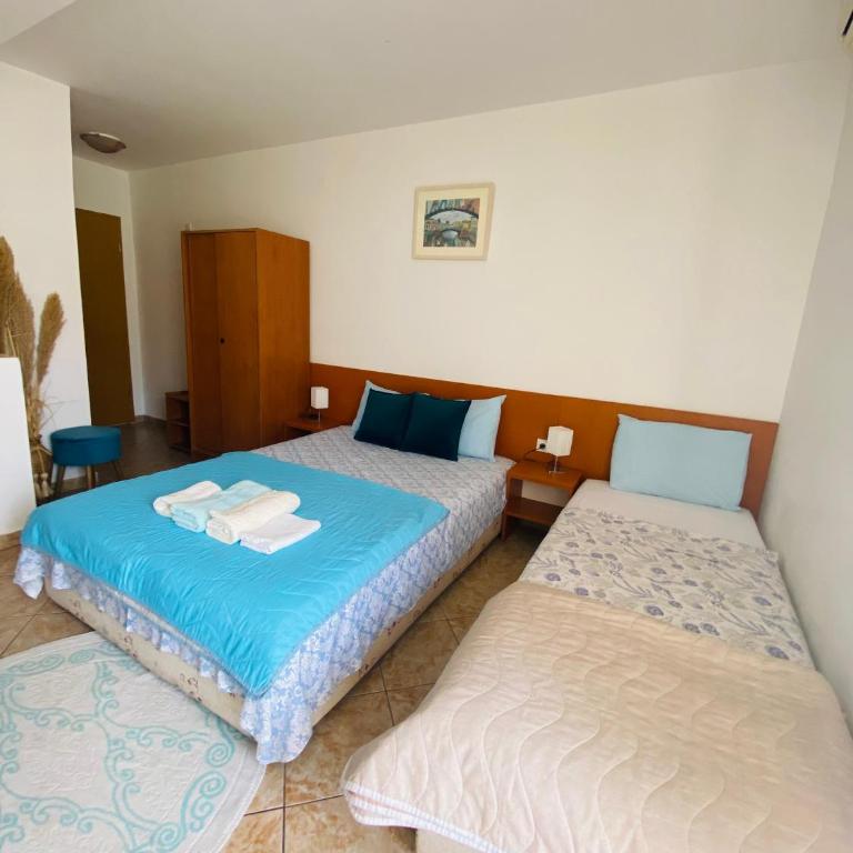 Miomir Perazic Apartments - Apartment with Sea View - 9