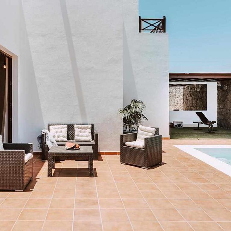 Villa Lyra, Piscina Climatizada - Three-Bedroom Villa - 4