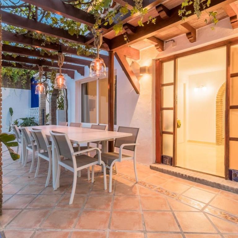 ARCADIA - AVENIDA 28 De LAS ADELFAS 29680 ESTEPONA, MALAGA - Villa - 31