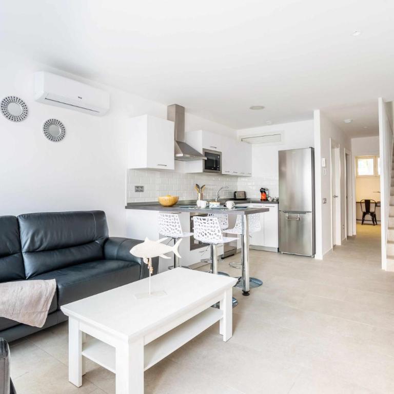 Monterey House Playa Blanca - Two-Bedroom House - 3