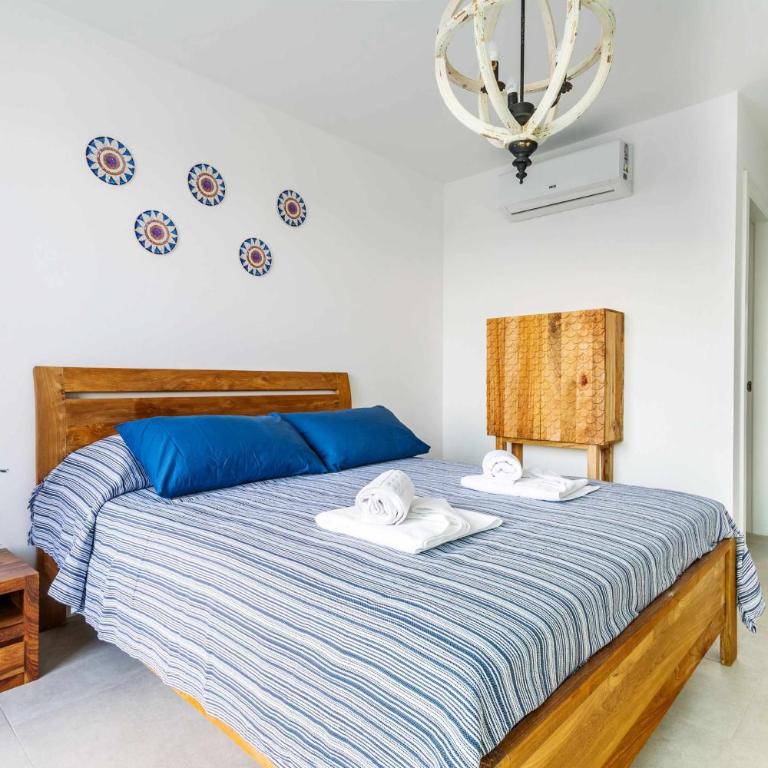 Monterey House Playa Blanca - Two-Bedroom House - 22