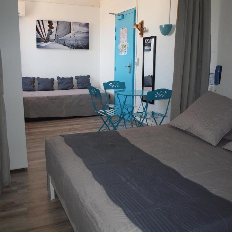 Hôtel Villa Les Sirènes - Chambre Triple Basique - 5