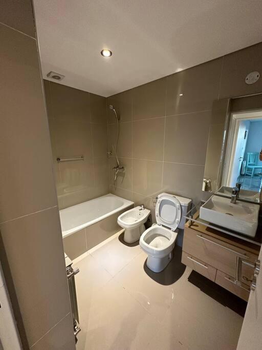 Dpto en fontanas del sur, excelentes amenities y muy tranquilo - Two-Bedroom Apartment - 10
