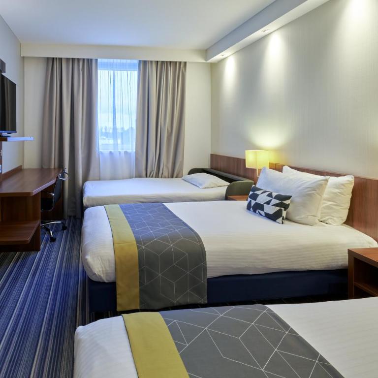 Holiday Inn Express Strasbourg Centre by IHG - Standard Twin Room with Single Sofa Bed - Free Breakfast - 4