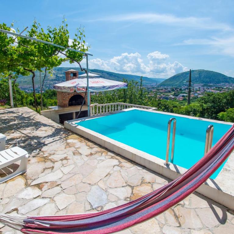 Perfect view of Mostar - with swimming pool - Three-Bedroom Villa - 8