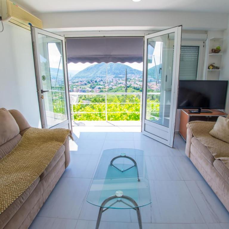 Perfect view of Mostar - with swimming pool - Three-Bedroom Villa - 40