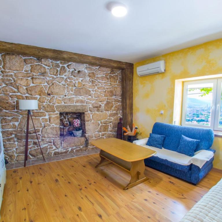 Perfect view of Mostar - with swimming pool - Three-Bedroom Villa - 28