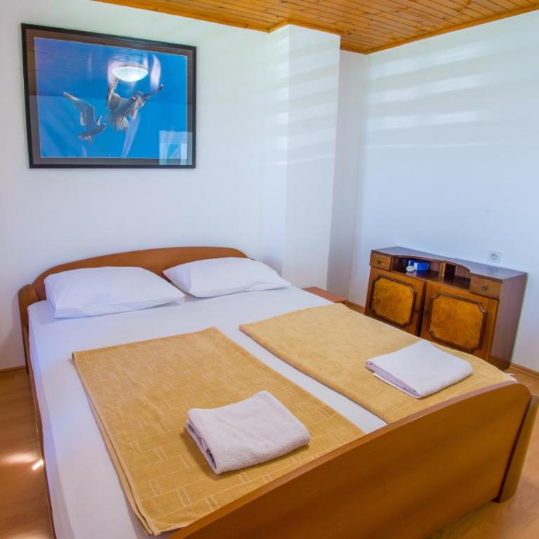 Perfect view of Mostar - with swimming pool - Three-Bedroom Villa - 42