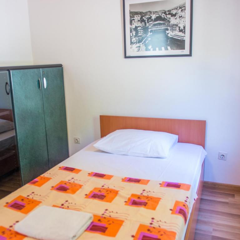 Perfect view of Mostar - with swimming pool - Three-Bedroom Villa - 45