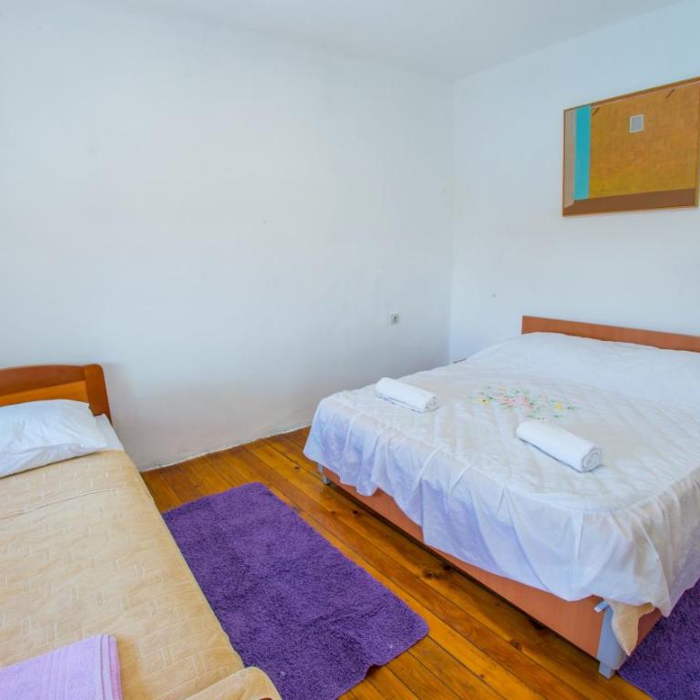 Perfect view of Mostar - with swimming pool - Three-Bedroom Villa - 47