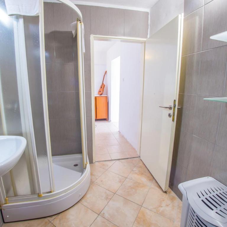 Perfect view of Mostar - with swimming pool - Three-Bedroom Villa - 50