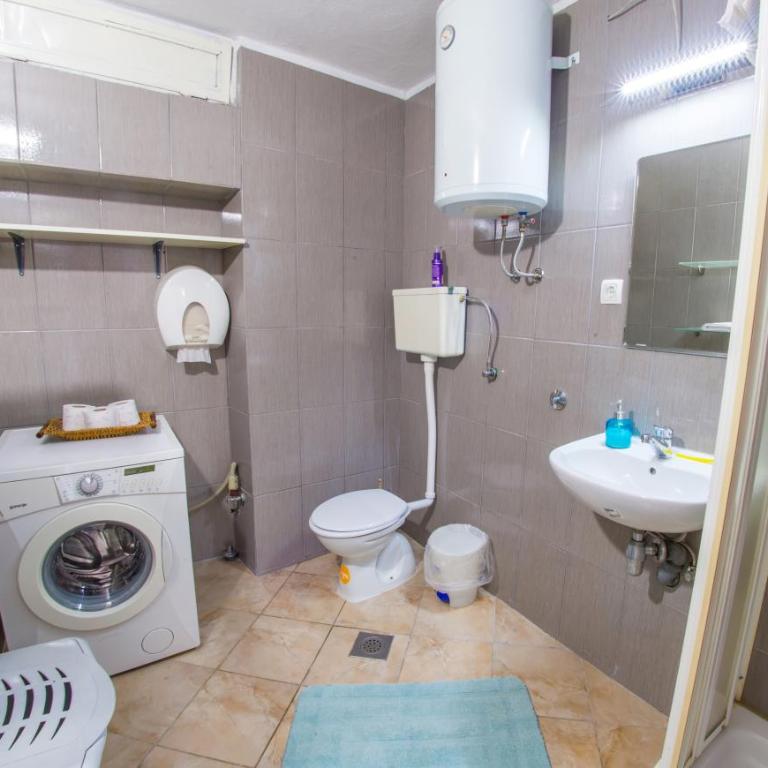 Perfect view of Mostar - with swimming pool - Three-Bedroom Villa - 16