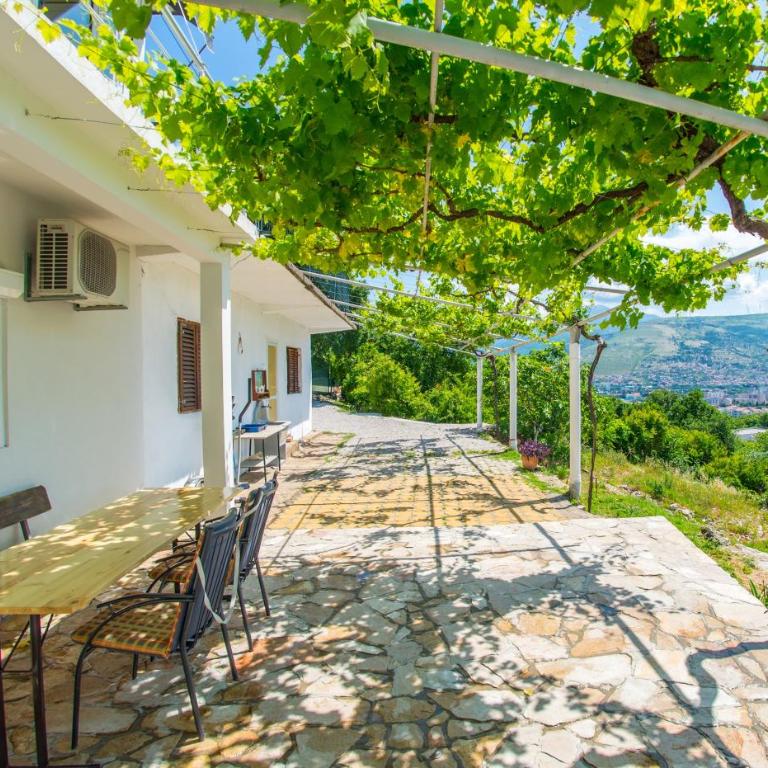 Perfect view of Mostar - with swimming pool - Three-Bedroom Villa - 22