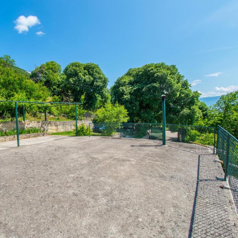 Perfect view of Mostar - with swimming pool - Three-Bedroom Villa - 57