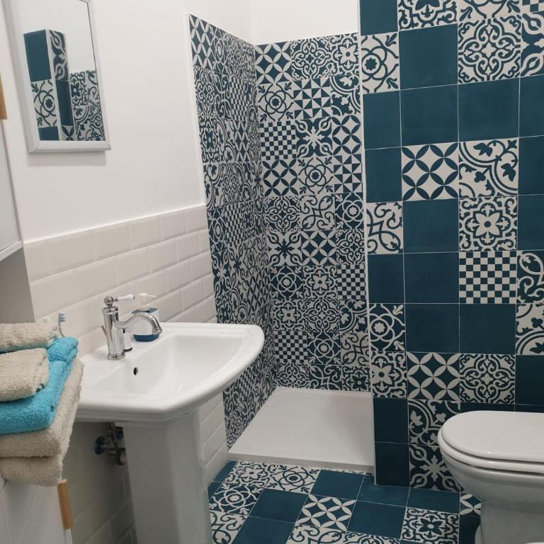La Terrazza sul porto - Camera Matrimoniale con Bagno Privato - 7