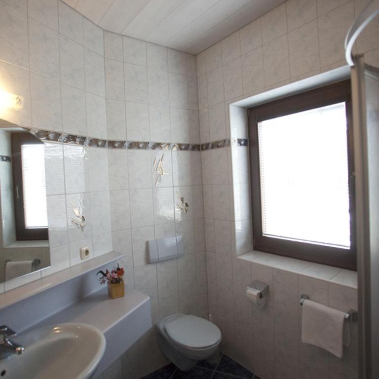 Bauernhof Tuxerschafer - Dreibettzimmer mit Balkon - 4