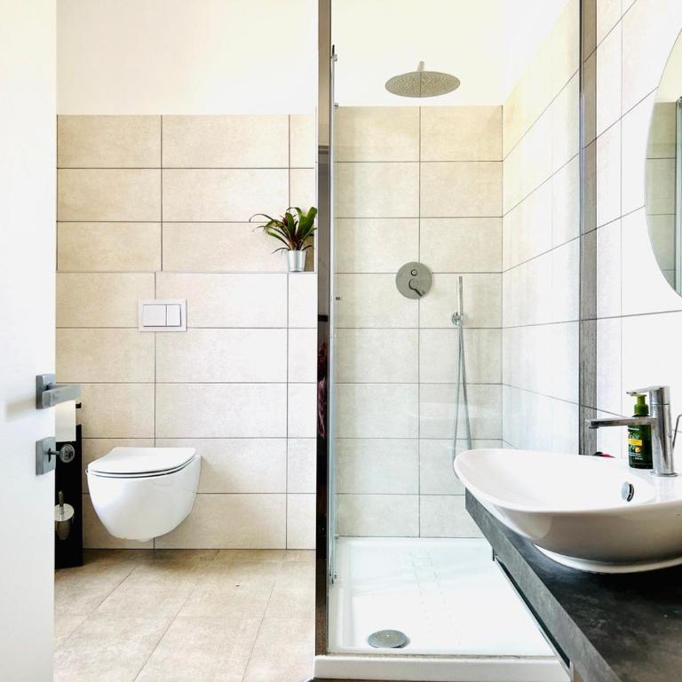 Solaris Guesthouse - Camera Tripla con Bagno Privato - 2