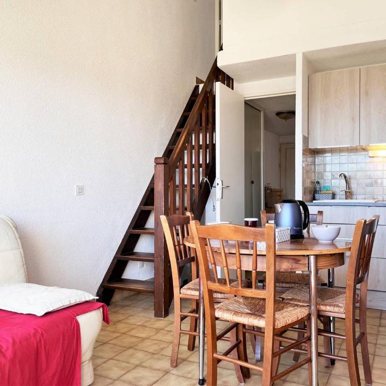Duplex calme 4 pers, parking privé, à deux pas de la plage - Le Lavandou - FR-1-251-500 - Apartment - 12