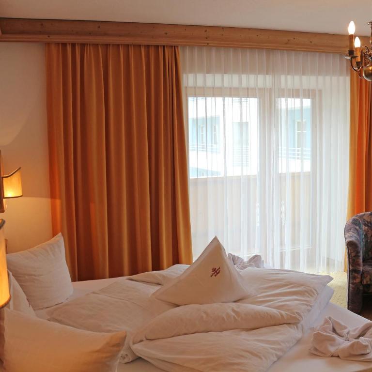 Hotel Schwarzer Adler - Großes Doppelzimmer - 2