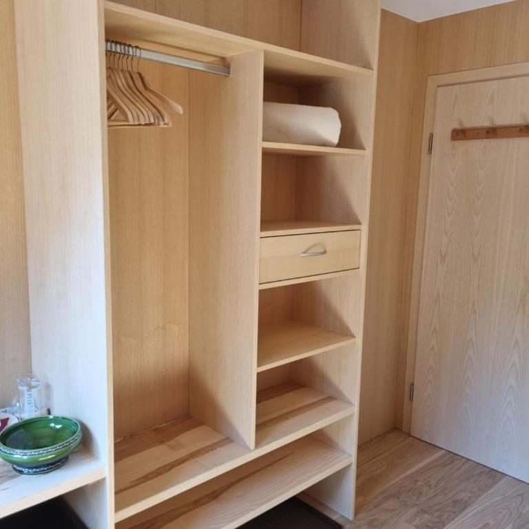 Pension Ladner - Chambre Simple avec Salle de Bains - 5