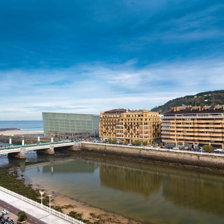 Hotel Maria Cristina, a Luxury Collection Hotel, San Sebastian - Suite Real de 1 dormitorio con vistas al río - 1 cama extragrande - 5