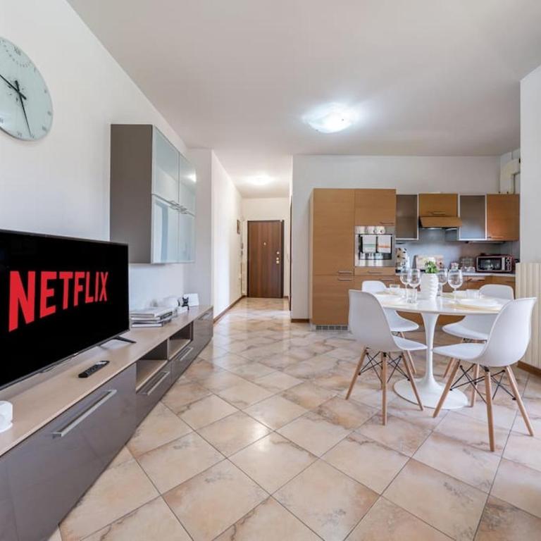 [10min dalla Ghirlandina] Love and relax in Modena - Appartamento con 2 Camere da Letto - 2