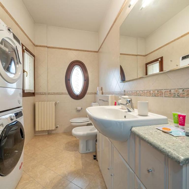 [10min dalla Ghirlandina] Love and relax in Modena - Appartamento con 2 Camere da Letto - 14