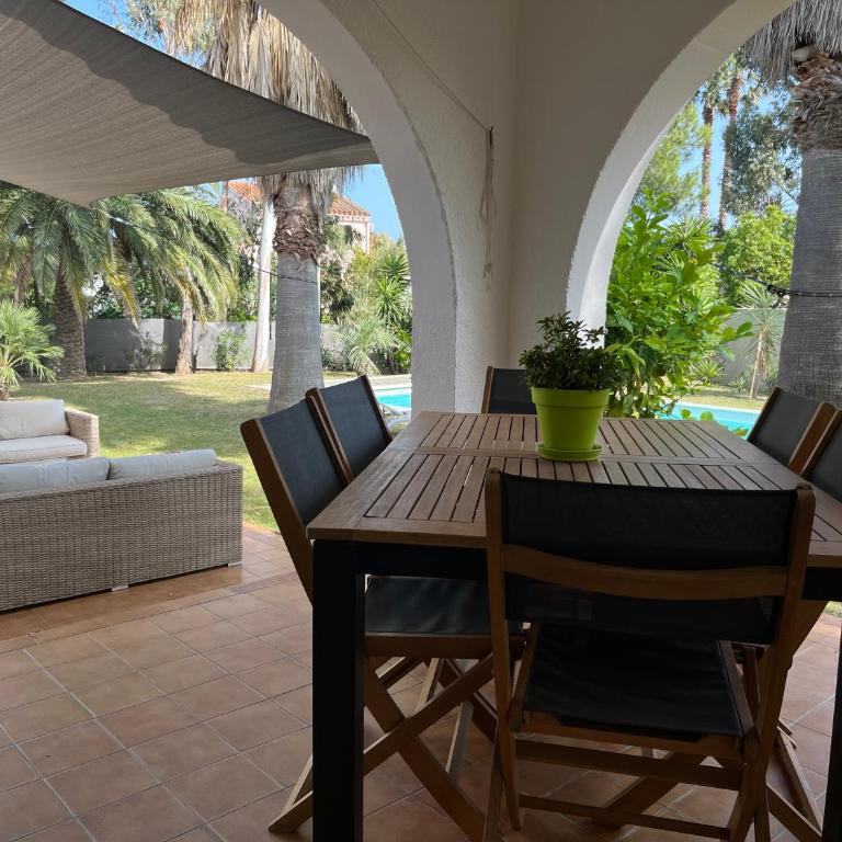 Villa avec magnifique piscine et grand jardin, à 2 pas du golf et de la plage - Villa with Private Pool - 21